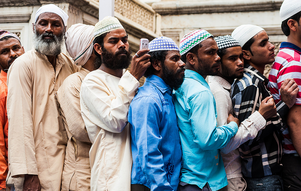 Kolejka po darmowy posiłek (Hazrat Nizamuddin Dargah)